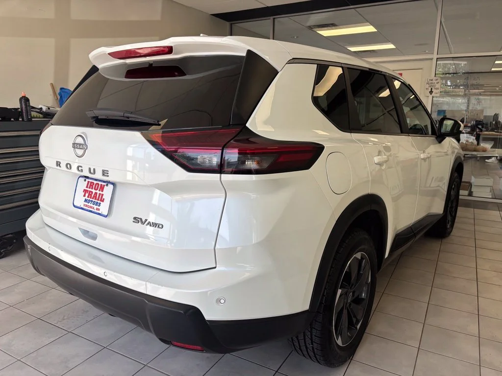 2024 Nissan Rogue SV - Photo 27