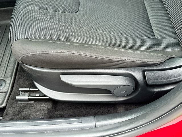 Certified Used 2022 Scarlet Red Pearl Hyundai SE image 19