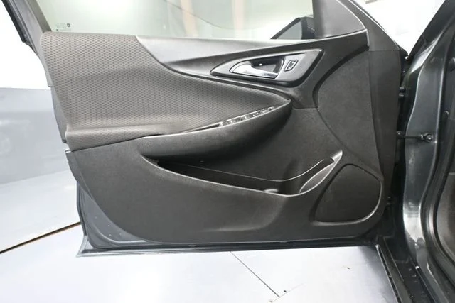 Used 2016 Gray Chevrolet LT image 17