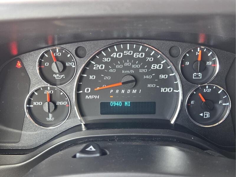 Used 2025 Summit White CHEVROLET RWD 2500 135" image 31