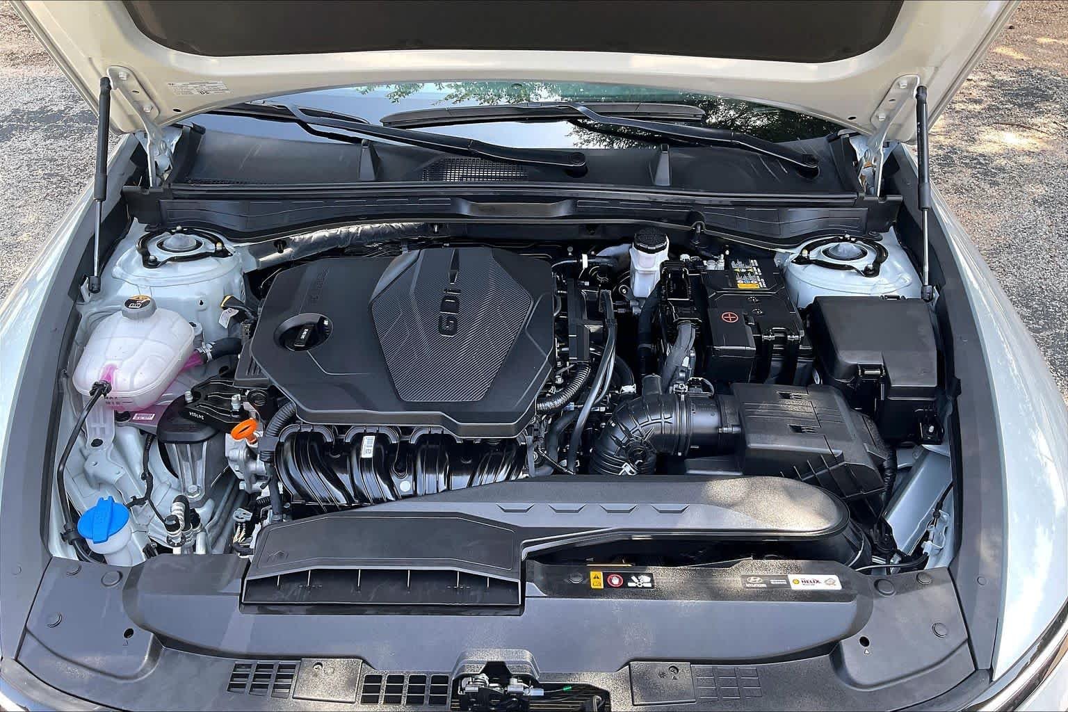 Used 2025 Aero Silver Hyundai SEL image 32