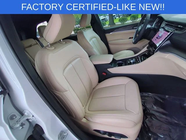 Used 2025 White Jeep Limited image 37