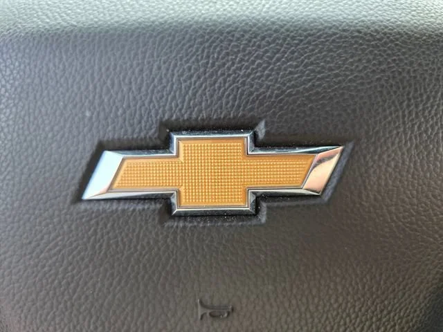 Used 2023 SUMMIT WHITE Chevrolet LT Cloth image 32