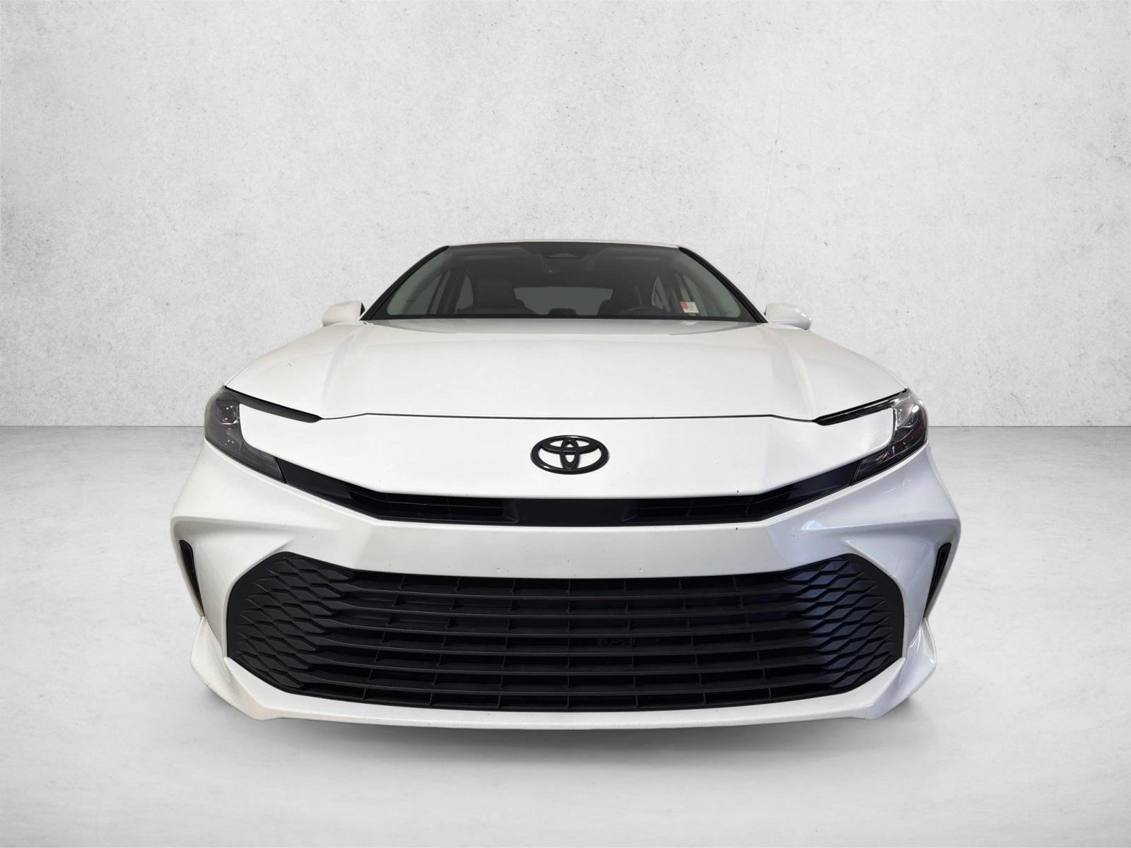Used 2025 Ice Cap Toyota LE image 6