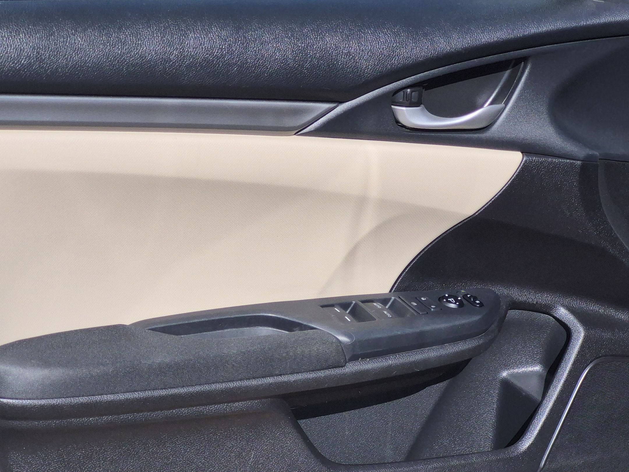 Used 2017 White Orchid Pearl Honda LX Hatchback image 12