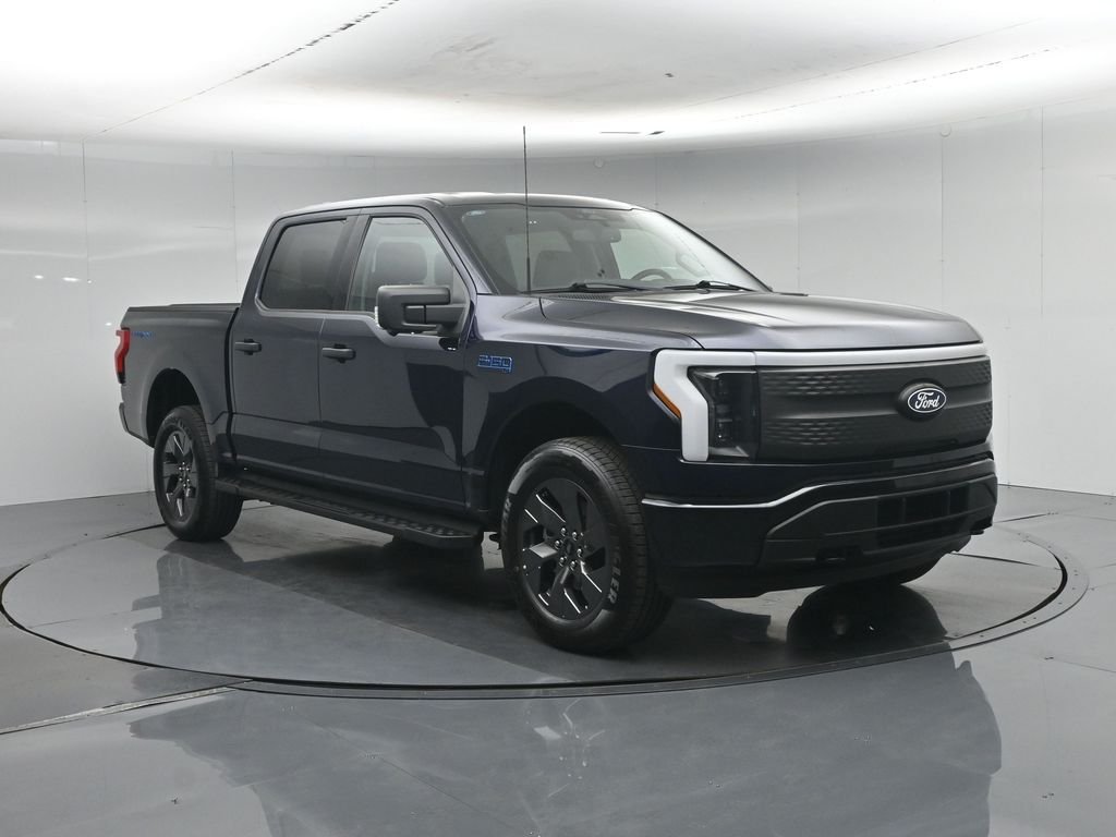 Used 2024 Blue Ford XLT image 59