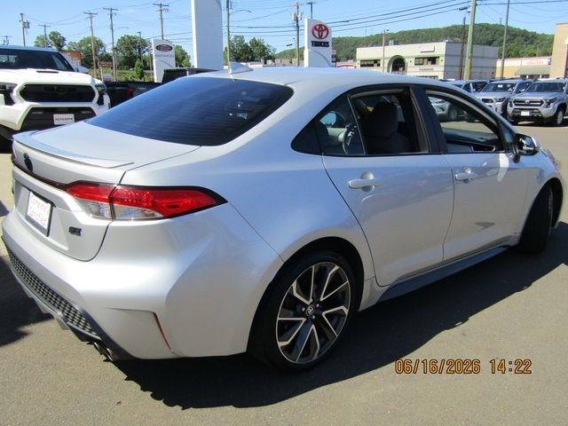 Certified Used 2022 Classic Silver Metallic Toyota SE image 6