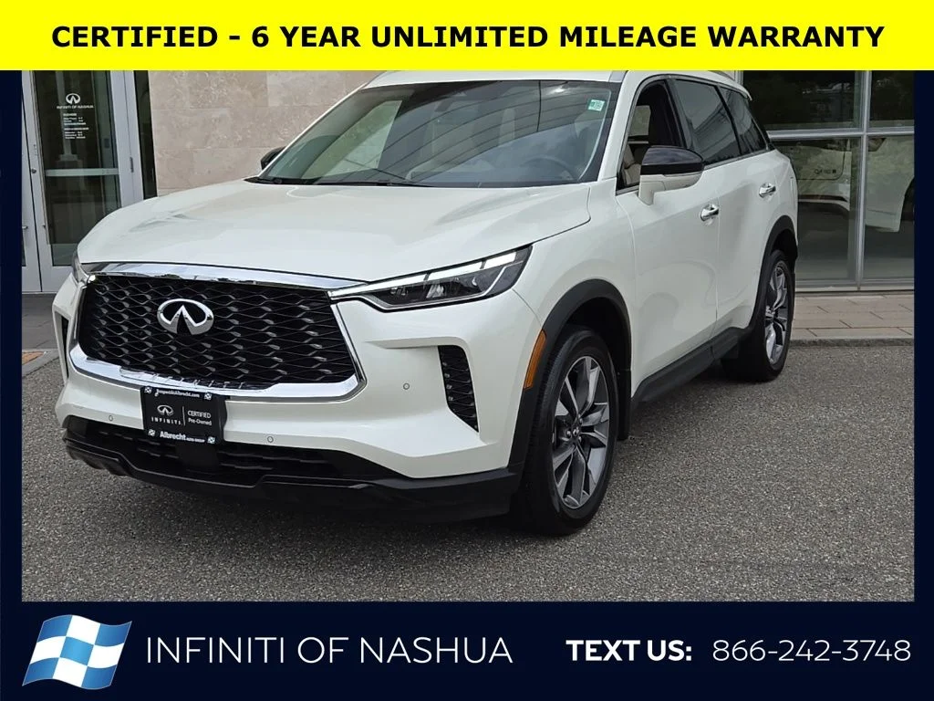Certified Used 2024 White INFINITI LUXE image 1