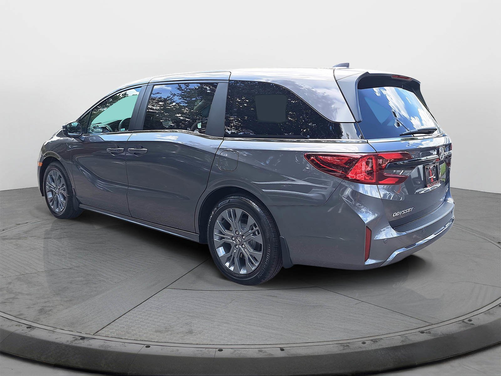 New 2026 Modern Steel Metallic Honda Touring image 4