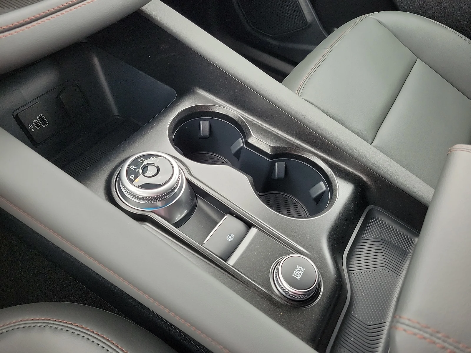 New 2026 Star White Metallic Tri-Coat Ford Active image 18