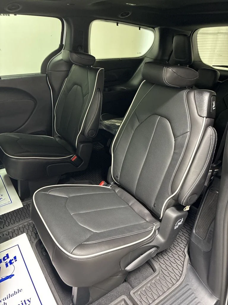 New 2026 White Chrysler Limited image 24