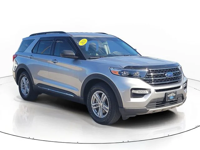 Used 2021 Silver Ford XLT image 3