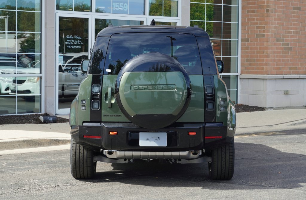 New 2026 Woolstone Green Land Rover X image 4