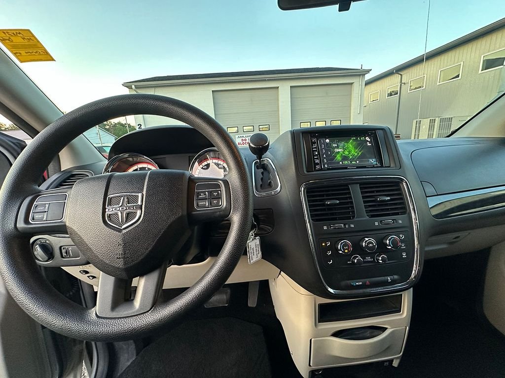 Used 2014 Silver Dodge Wheelchair Accessible- SXT image 39