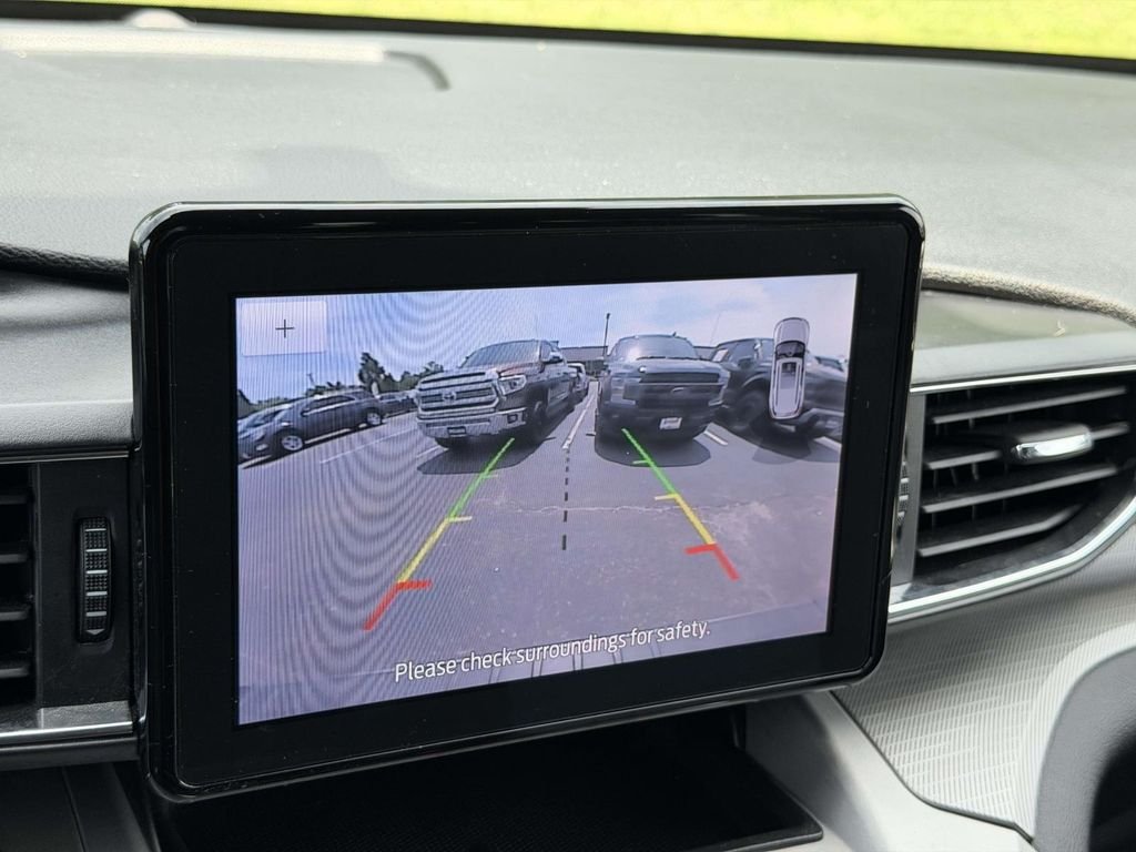 Used 2023 Black Ford XLT image 4