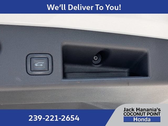 Used 2022 White Chevrolet LT image 14