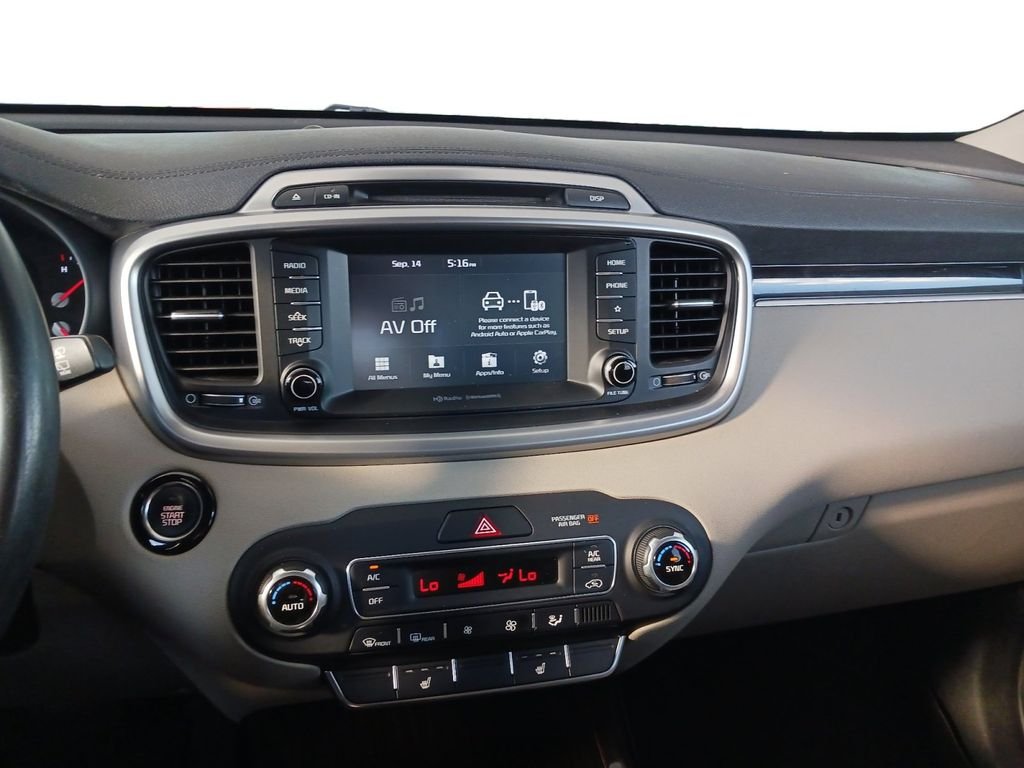 Used 2019 White Kia EX image 12