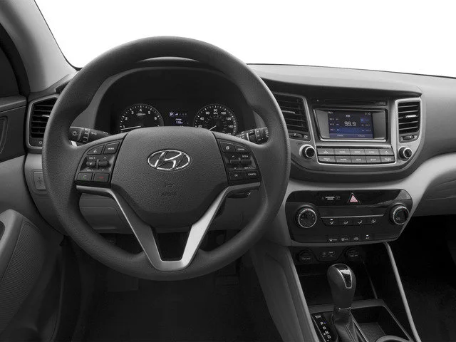 Used 2016 Chromium Silver Hyundai SE image 9