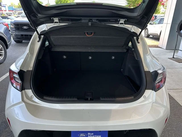 Used 2019 White Toyota SE image 24