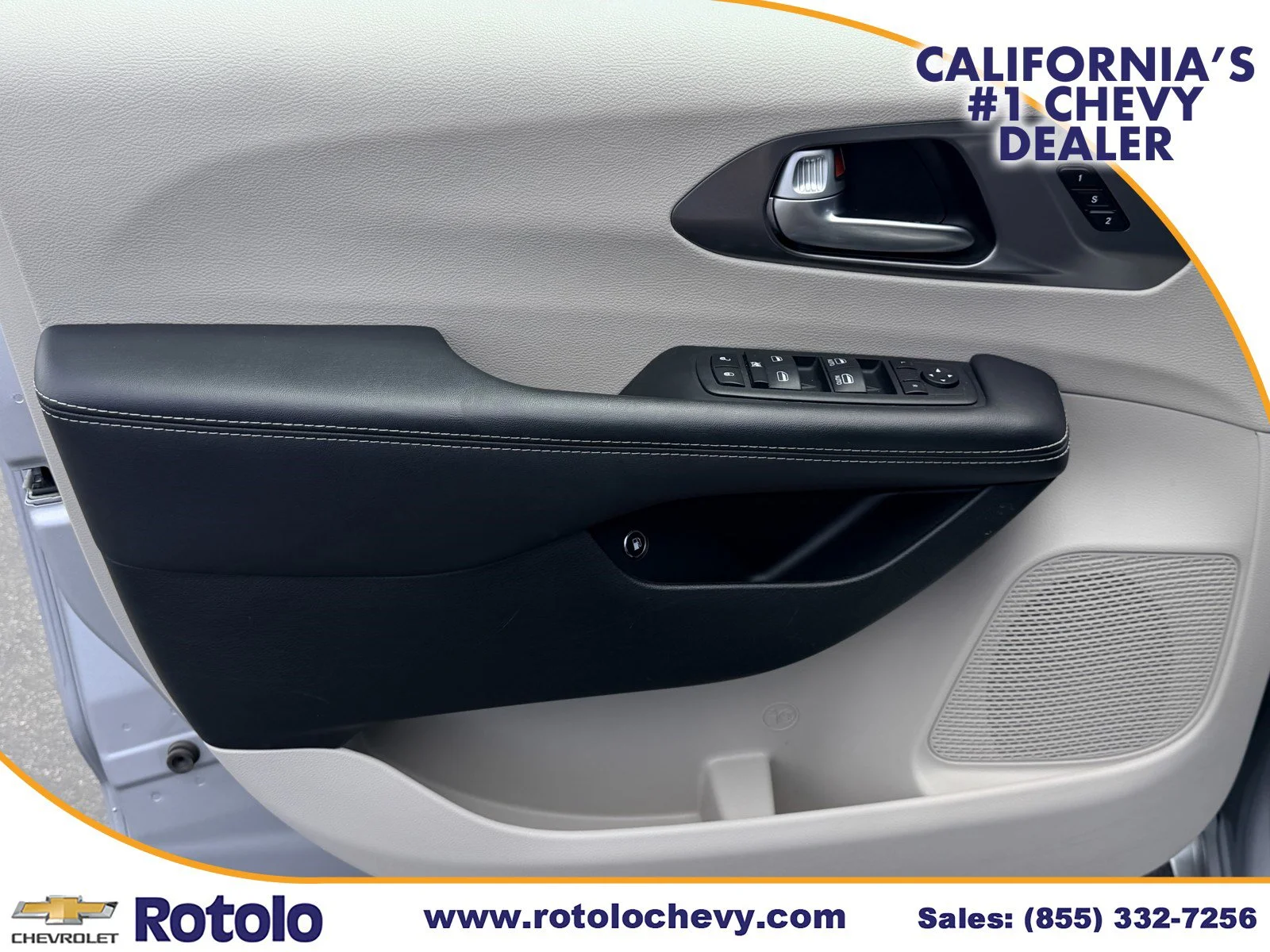Used 2023 Silver Mist Clearcoat Chrysler Hybrid Touring L image 21