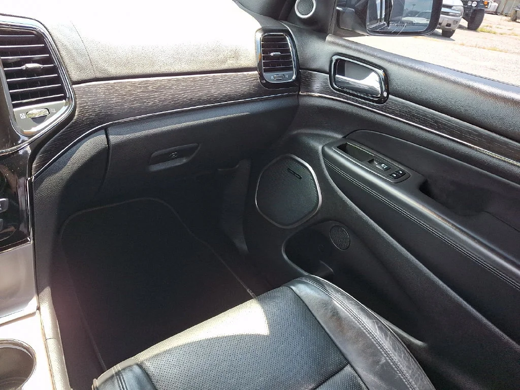 Used 2021 Diamond Black Crystal Pearlcoat Jeep High Altitude image 17