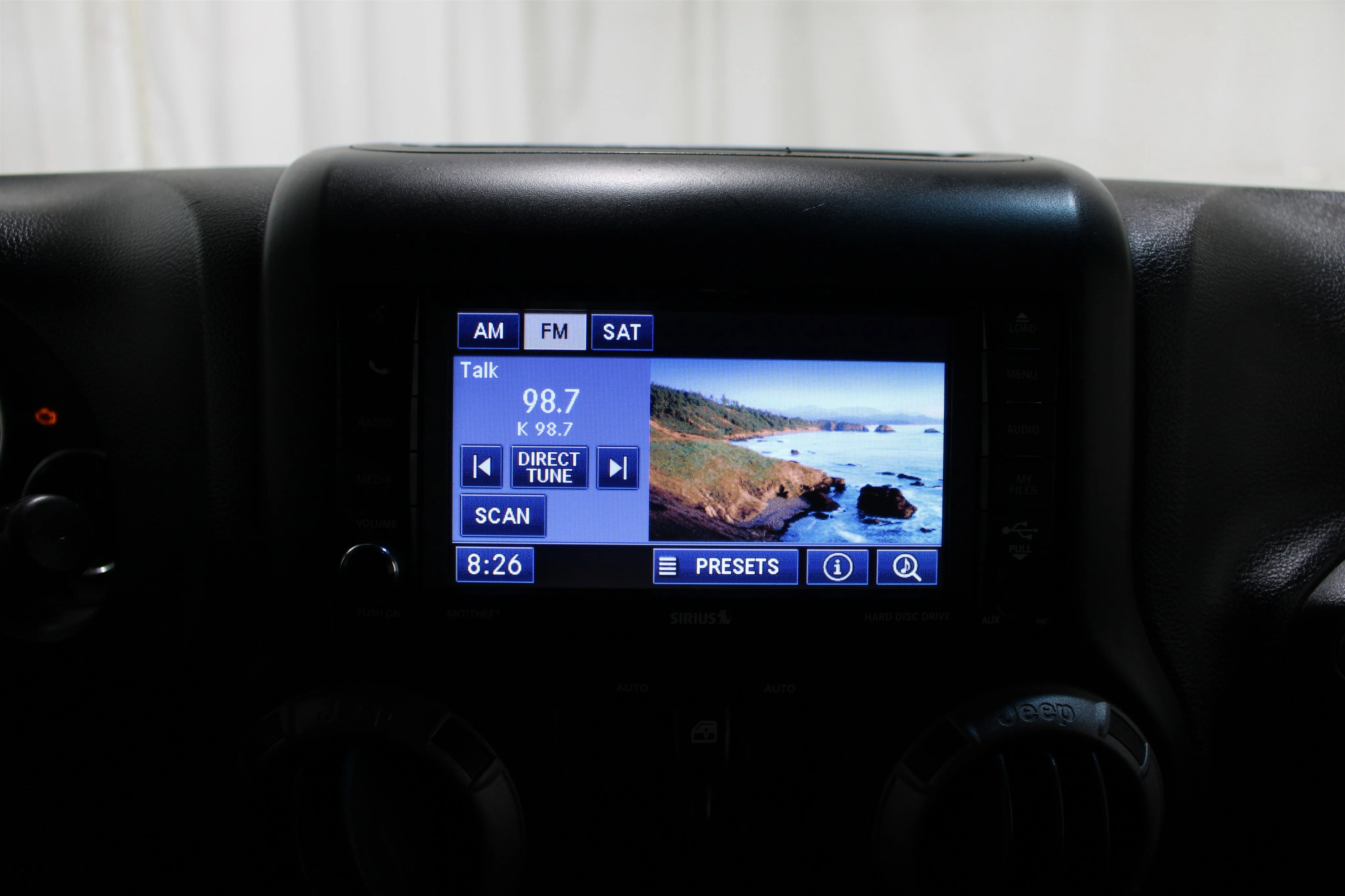 Used 2016 Bright White Clearcoat Jeep Sport image 13