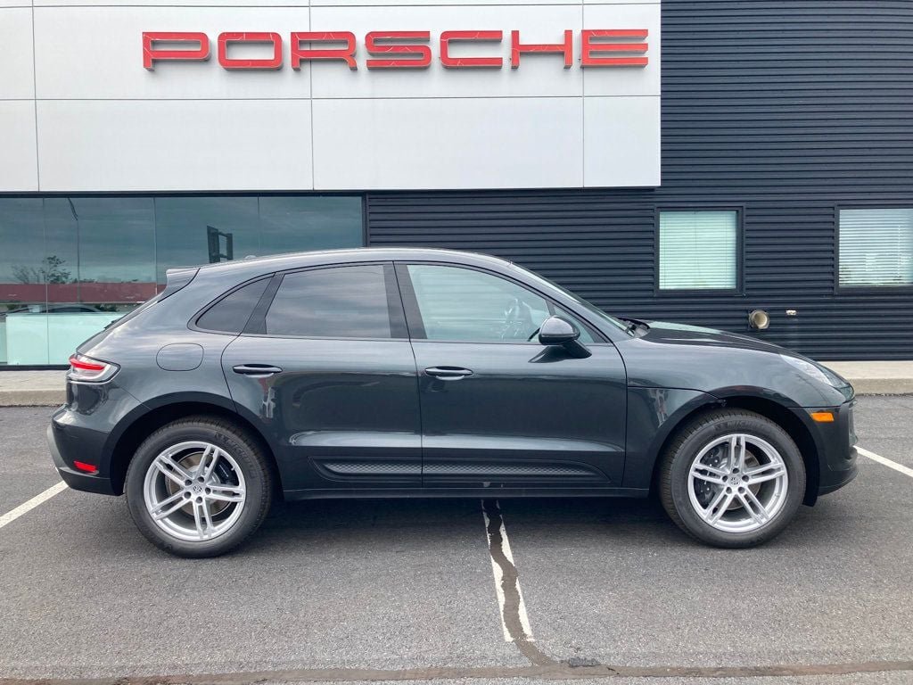 2026 Porsche Macan - Photo 34