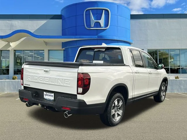 New 2026 White Honda RTL image 4