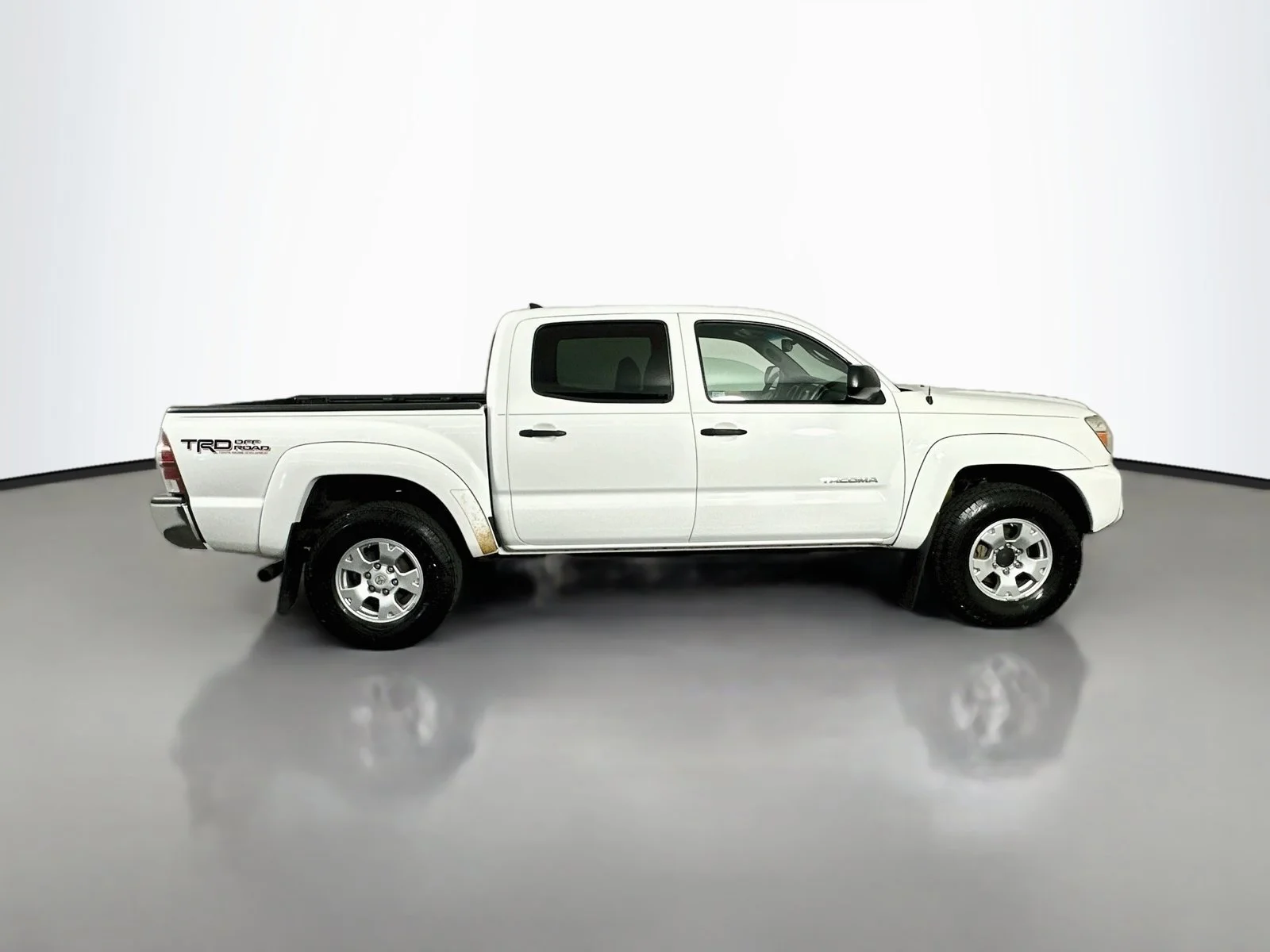 Used 2012 Super White Toyota Base image 8