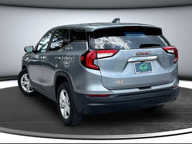 Certified Used 2024 Sterling Metallic GMC SLE image 5