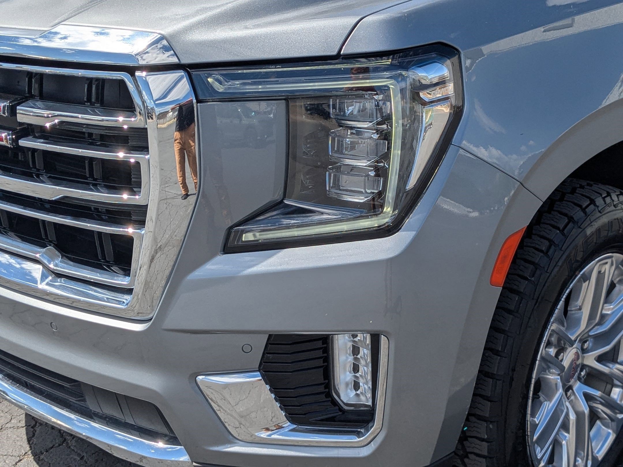 Used 2023 Sterling Metallic GMC SLT image 10