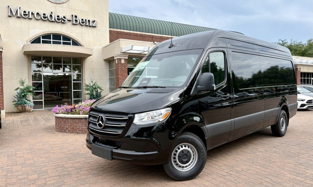 2026 Mercedes-Benz Sprinter 2500 170 WB HO High Roof's photo