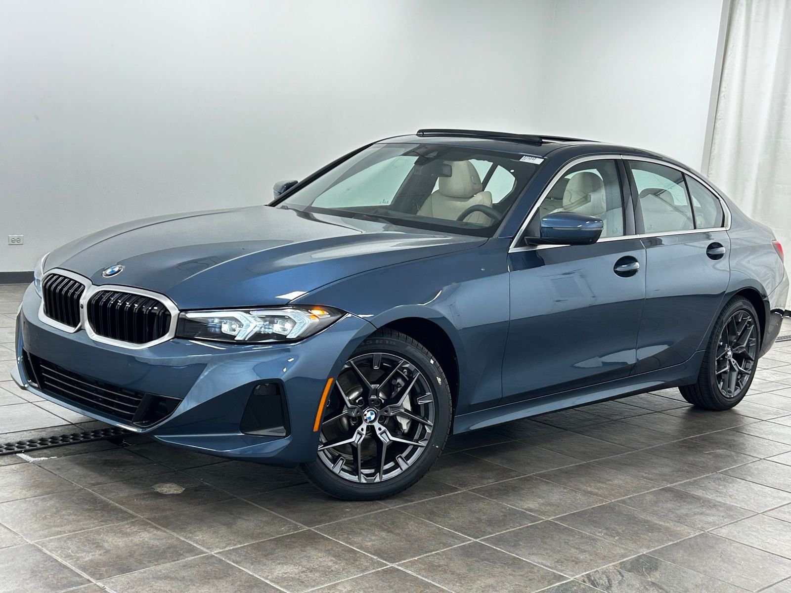2026 BMW 3 Series 330i xDrive Sedan's photo