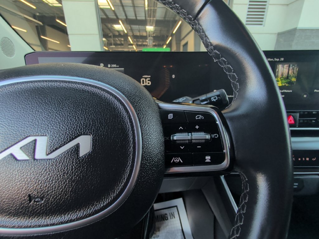 Certified Used 2025 Gray Kia LXS image 26
