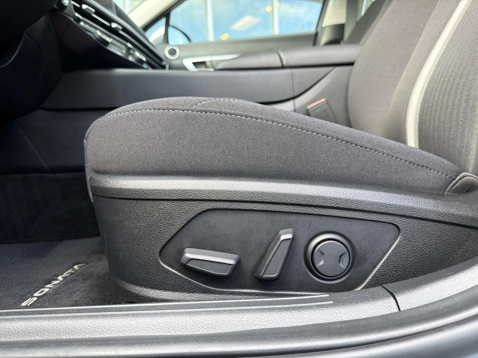 Used 2025 Transmission Blue Hyundai SEL Convenience image 14