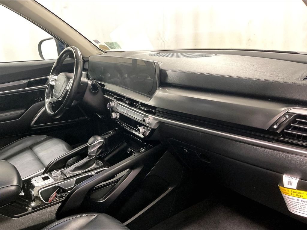 Used 2024 Black Kia S image 14