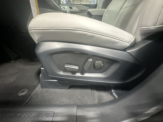 New 2026 Carbonized Gray Metallic Ford Active image 18