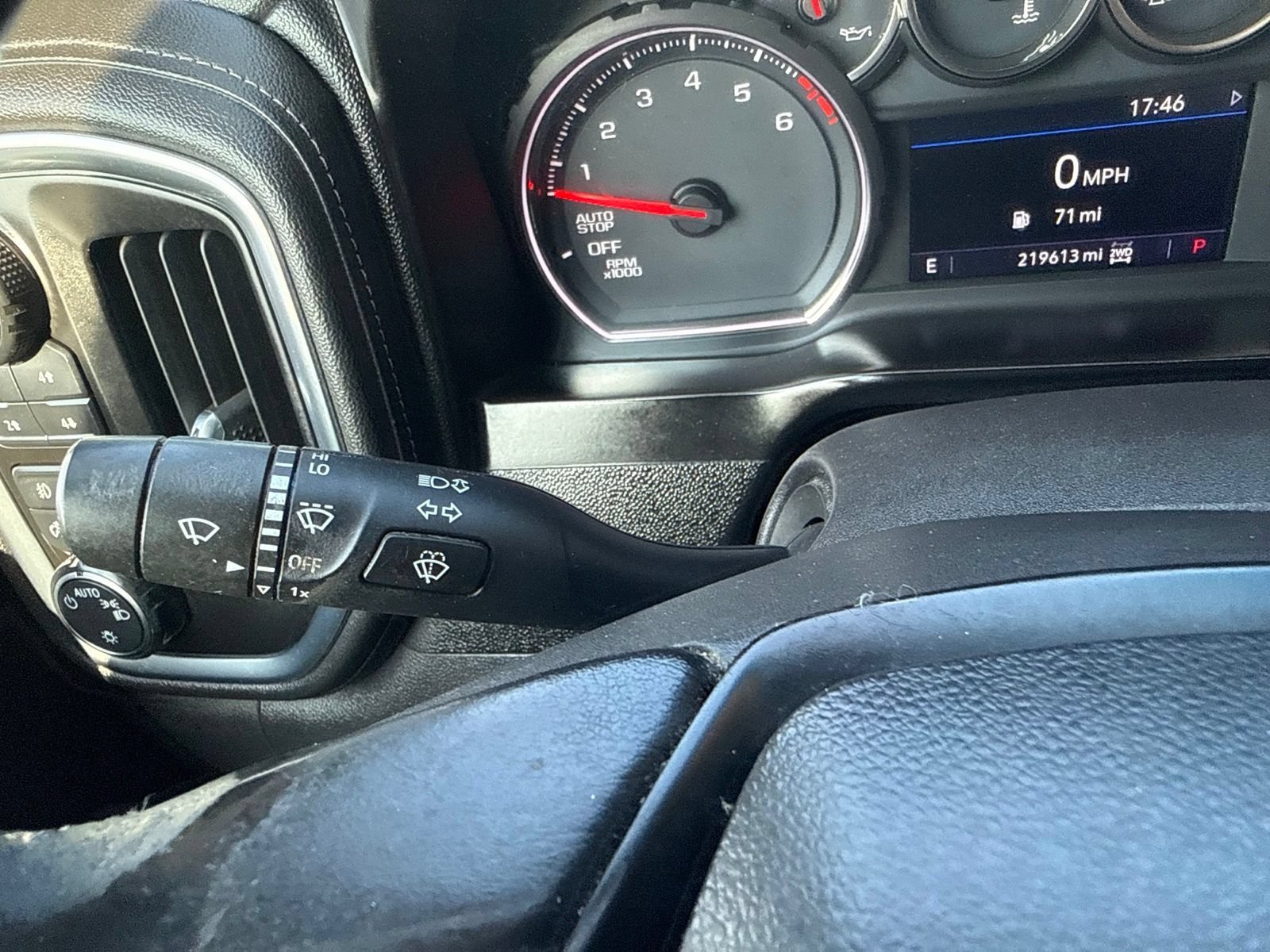 Used 2020 Shadow Gray Metallic Chevrolet LT Trail Boss with Convenience Package - Trailering Package image 32