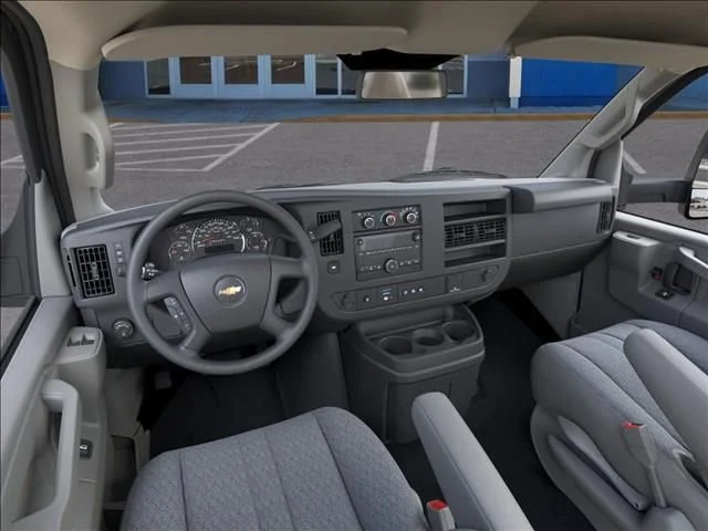 New 2025 Summit White Chevrolet 1WT image 15
