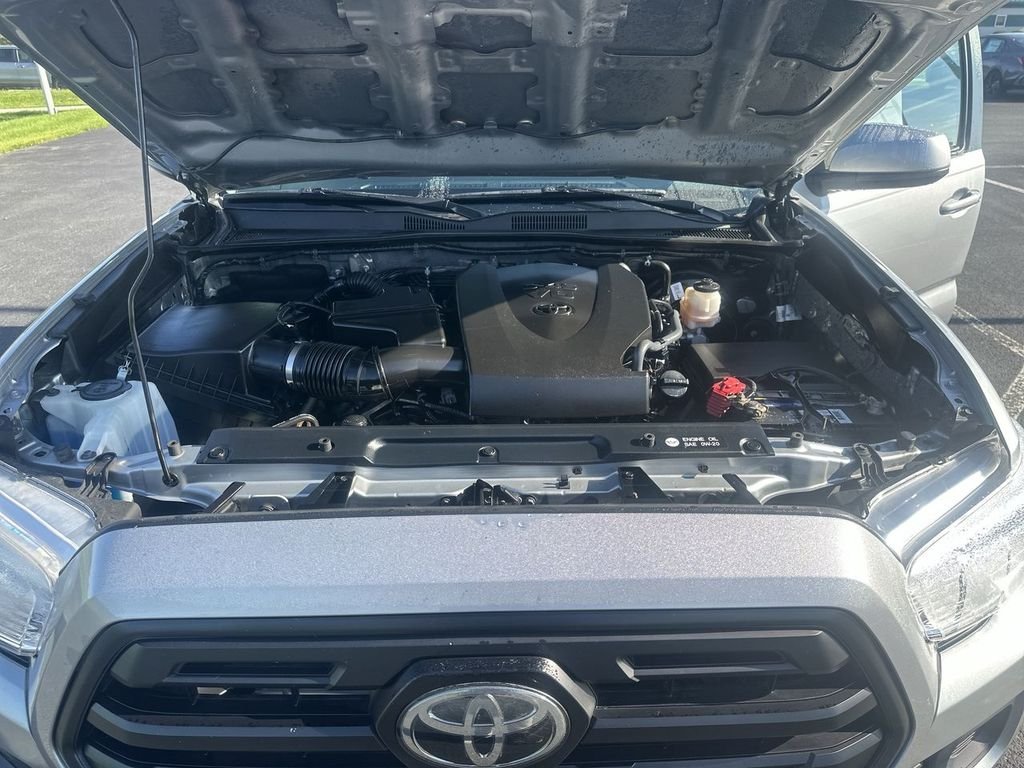 Used 2018 Silver Toyota SR image 31