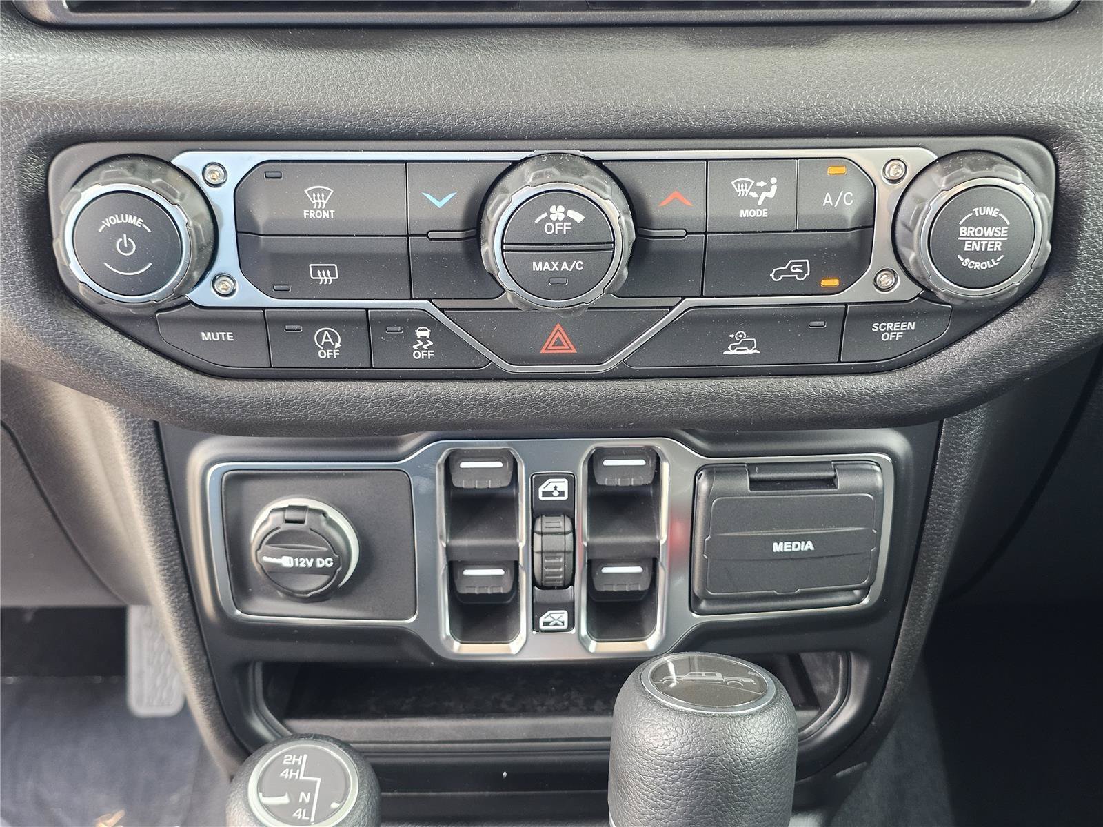 New 2026 Reign Jeep Sport S image 28