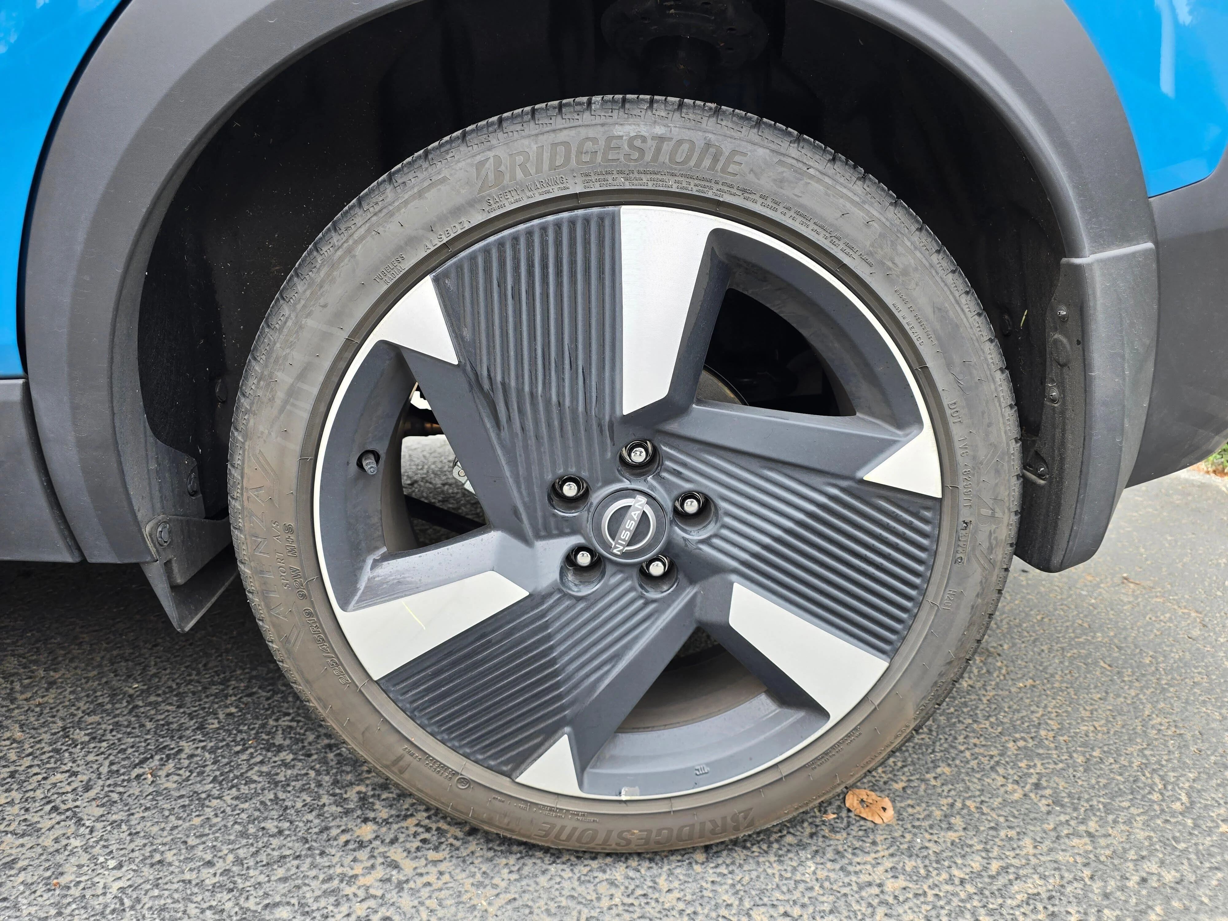 Used 2025 Blue Metallic Nissan SR image 6