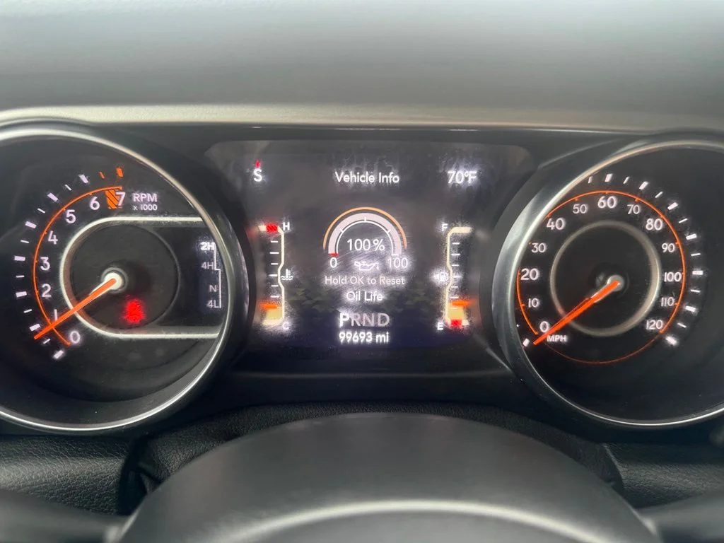Used 2020 Green Jeep Overland image 25