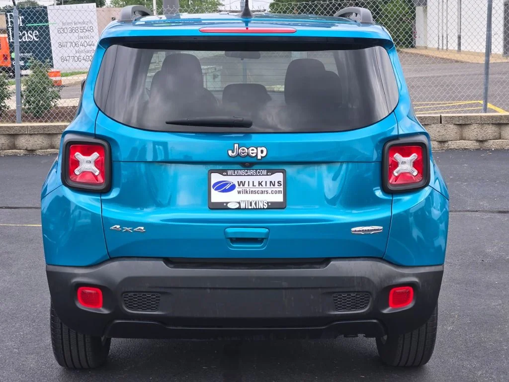 Used 2021 Teal Jeep Latitude image 13