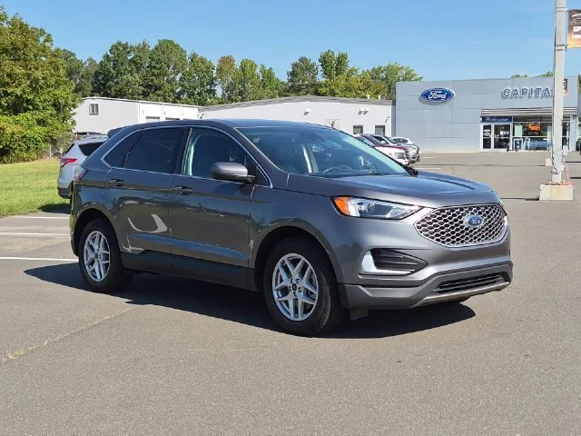 Used 2024 Gray Ford SEL image 15