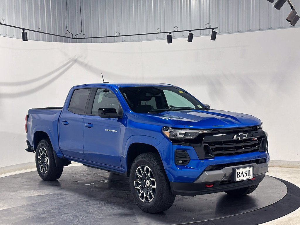 Used 2024 Blue Chevrolet Z71 image 38
