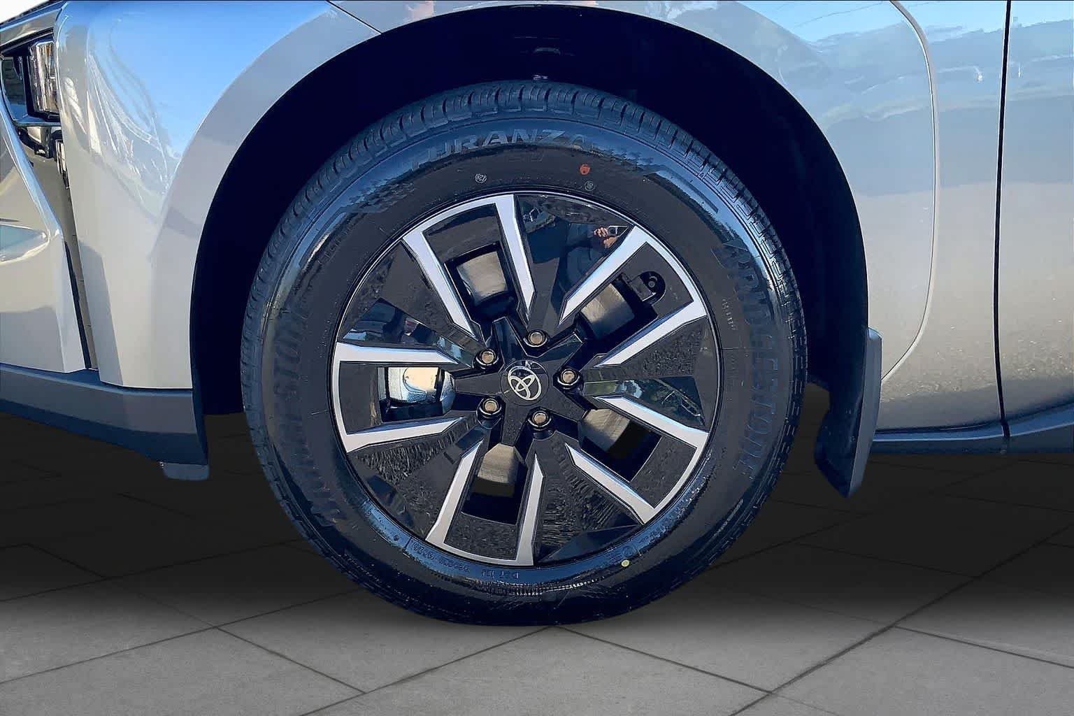 2026 Toyota bZ XLE - Photo 11