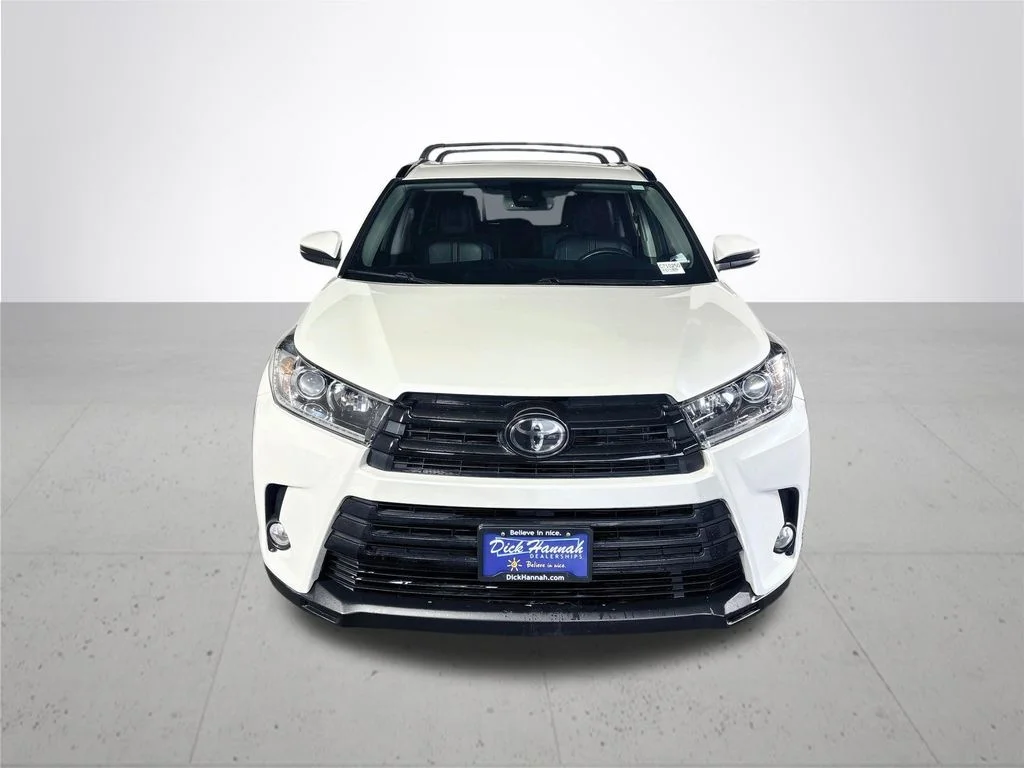 Used 2017 White Toyota SE image 3