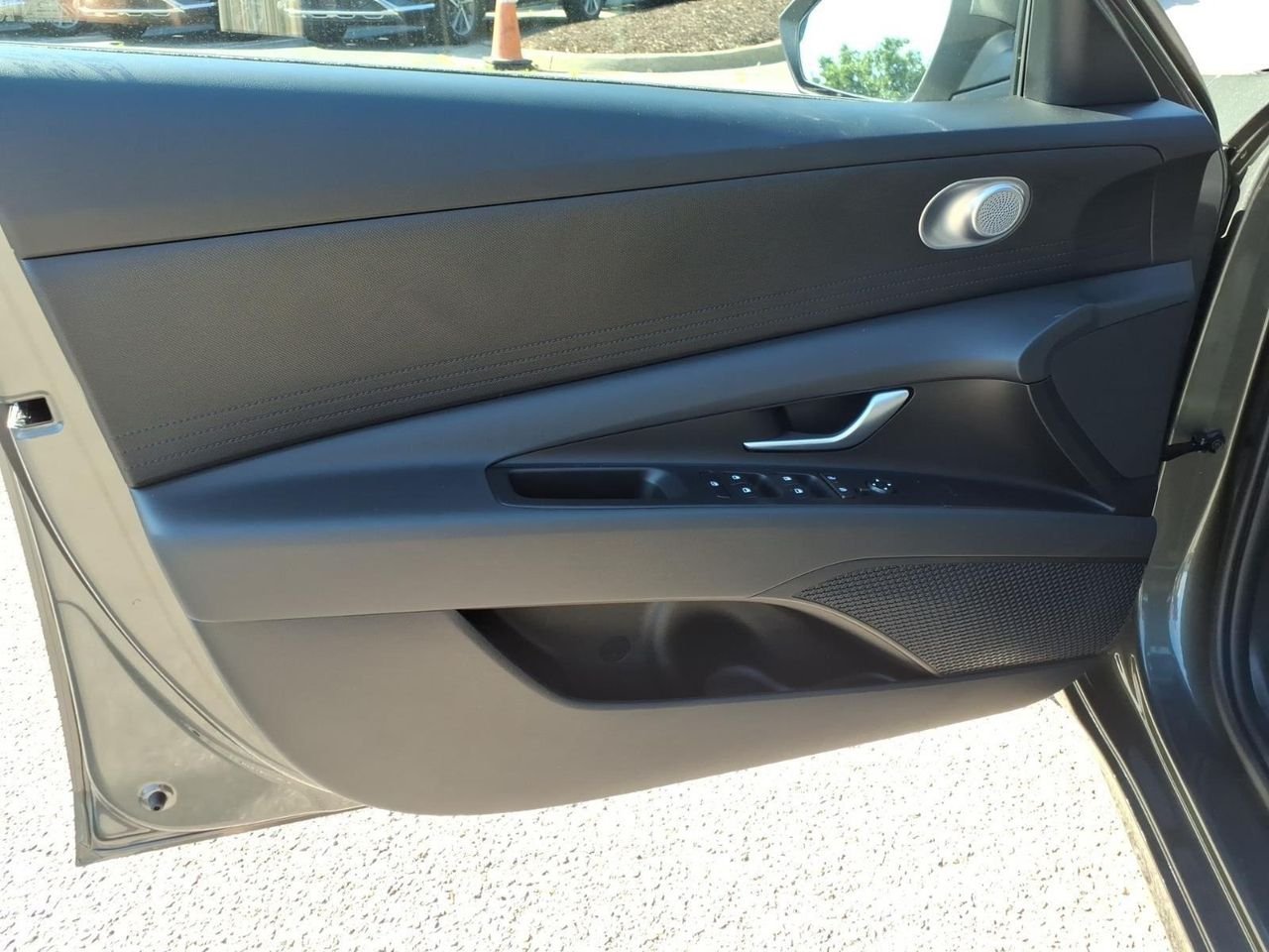New 2026 Amazon Gray Hyundai SE image 11