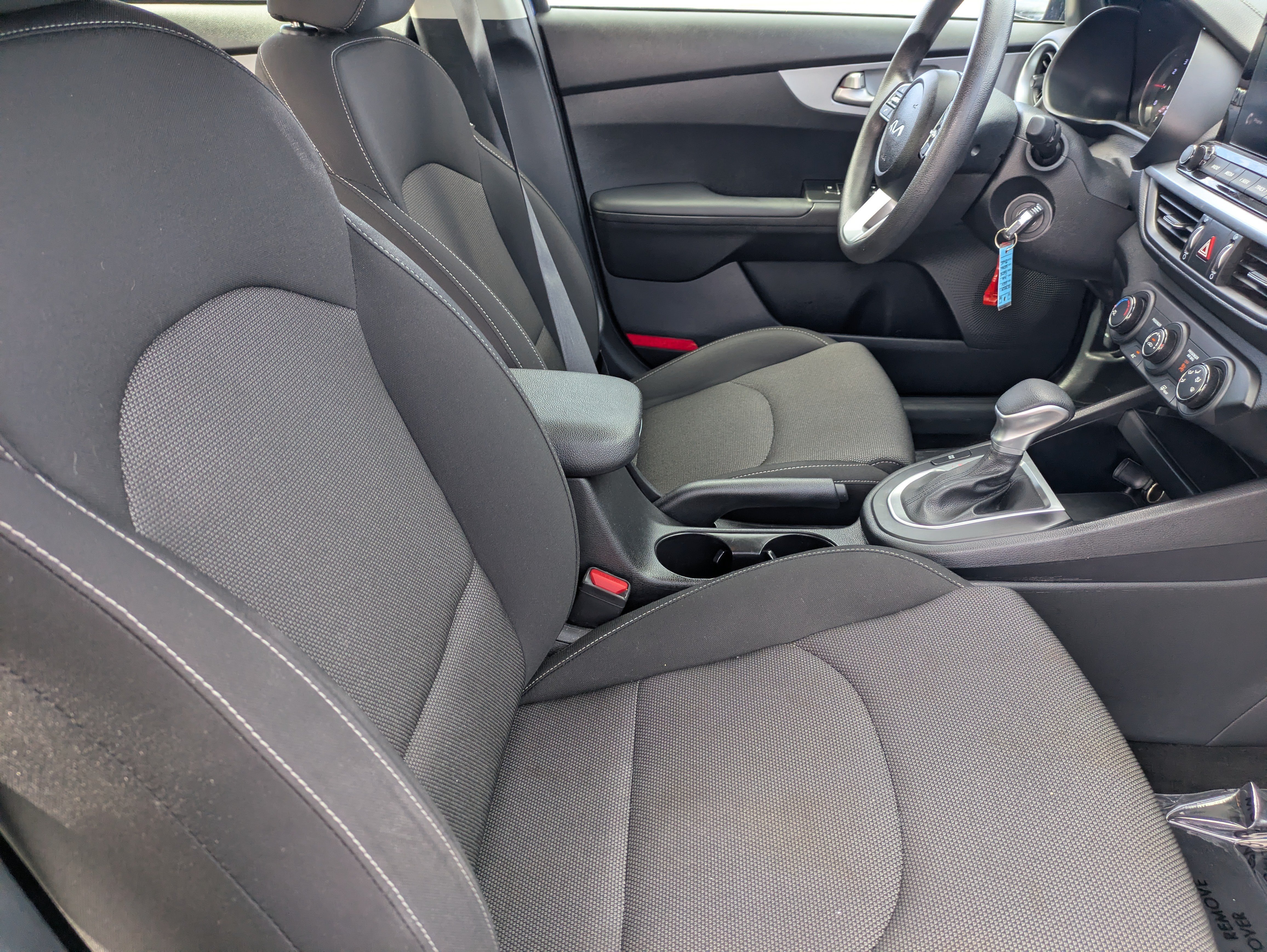 Used 2024 Deep Sea Blue Kia LXS image 11